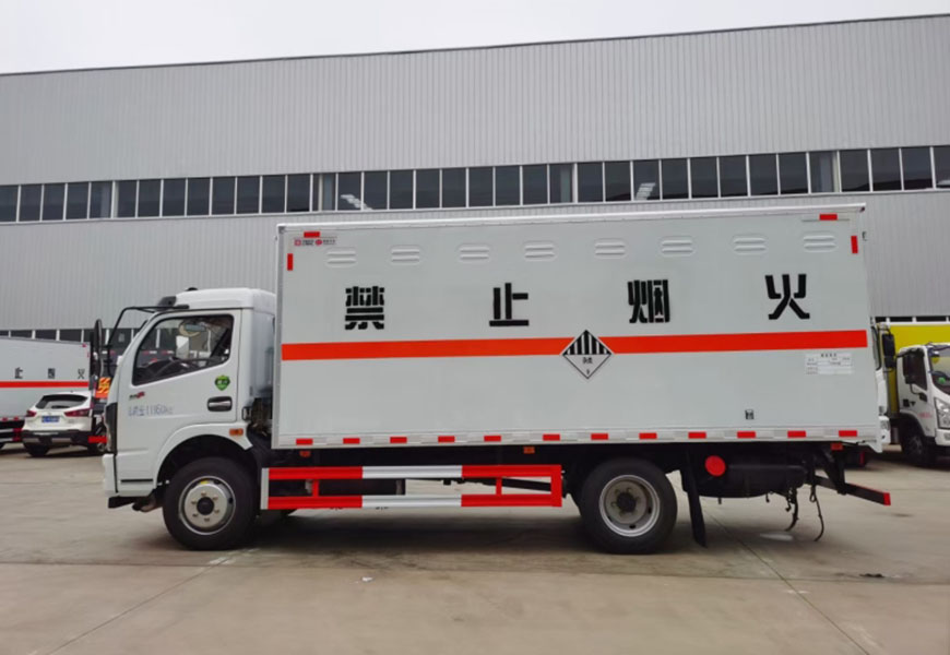 東風(fēng)凱普特K7雜項(xiàng)危險品廂式運(yùn)輸車