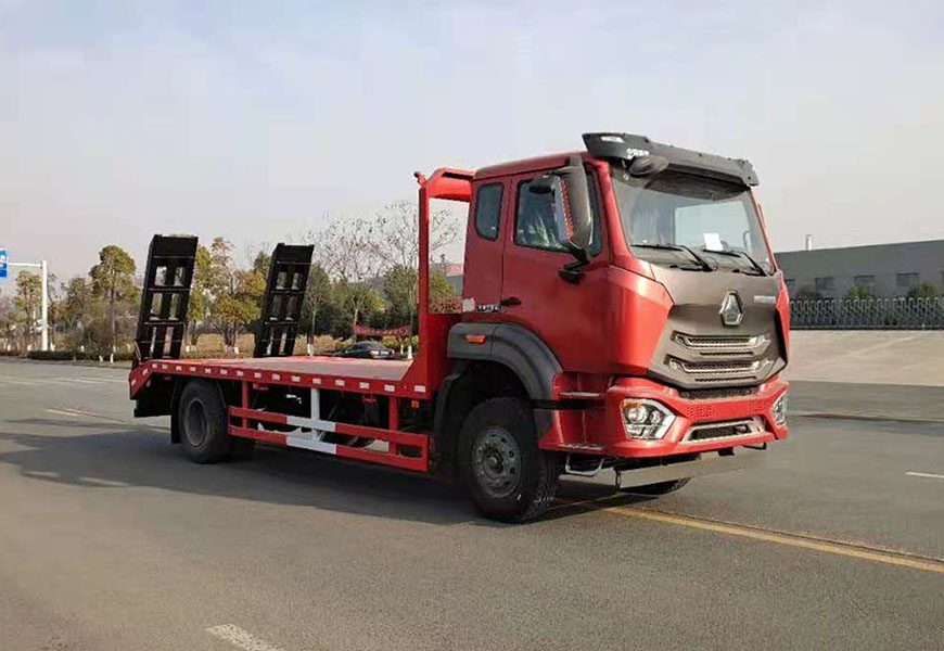 國(guó)六重汽豪沃平板運(yùn)輸車(chē)
