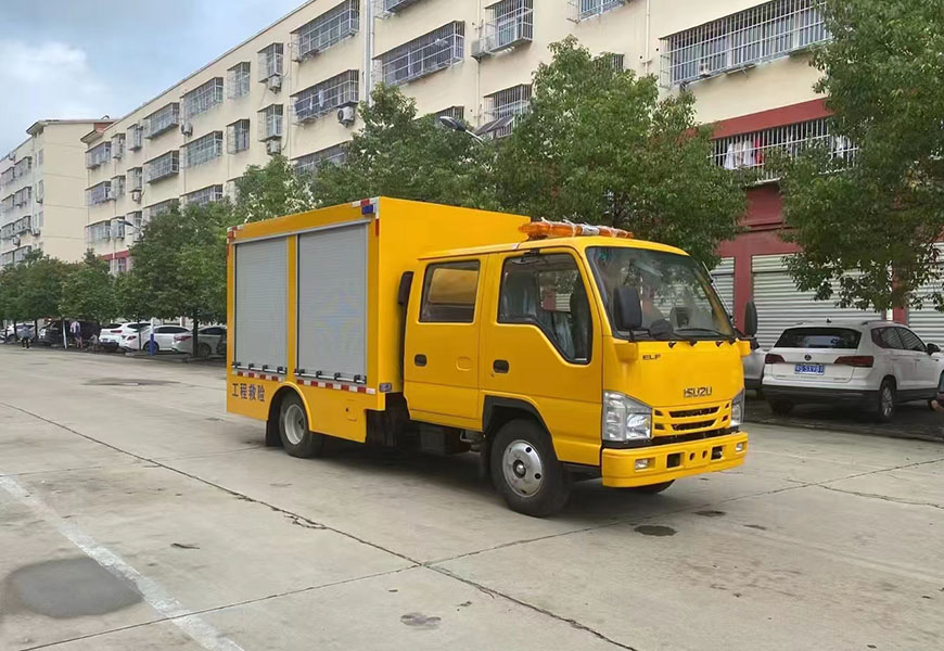 程力應(yīng)急五十鈴雙排駕駛室1000立方排水搶險車