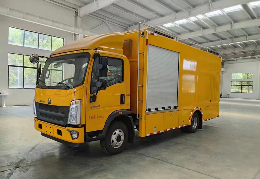 重汽豪沃大流量排水搶險車（管道檢修車）