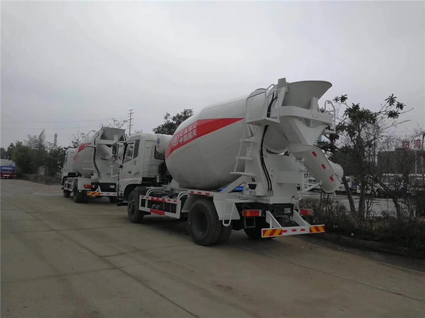 航天萬(wàn)山6方攪拌車(chē)