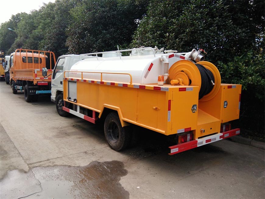 江鈴順達(dá)國(guó)五藍(lán)牌高壓清洗車(chē)